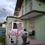 Dom wakacyjny Zeleni Raj *