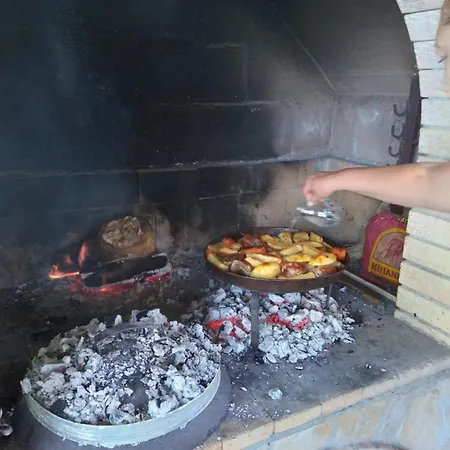 Zeleni Raj 펜션 코니츠