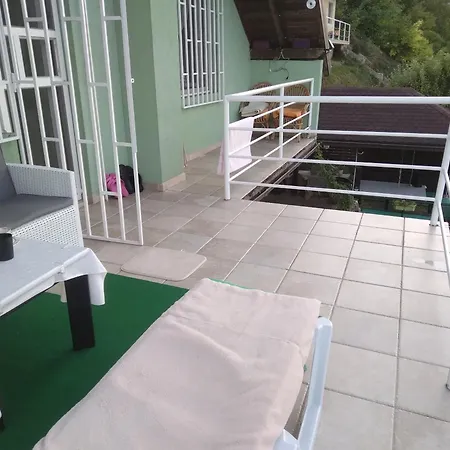 Zeleni Raj 코니츠