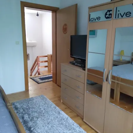 Zeleni Raj 코니츠