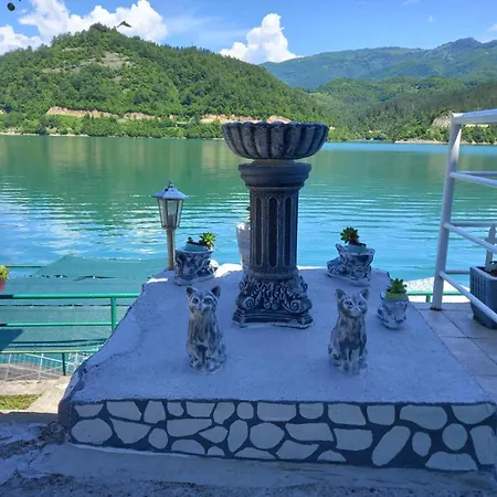 Zeleni Raj * 코니츠