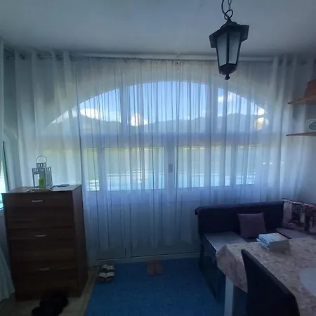 Zeleni Raj 코니츠